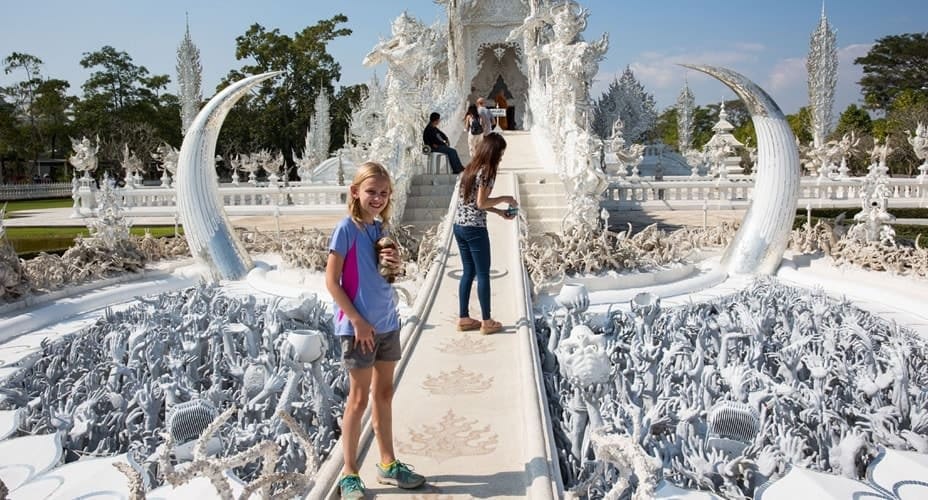 white temple tour from chiang rai